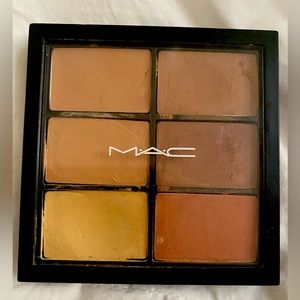 Mac Studio Fix Concealer palette (medium deep)